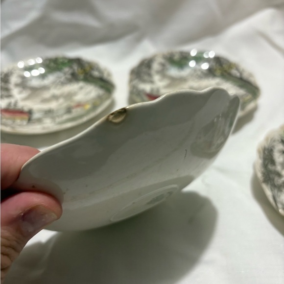 Vintage Set of 5 Friendly Village Saucers - Picture 5 of 7